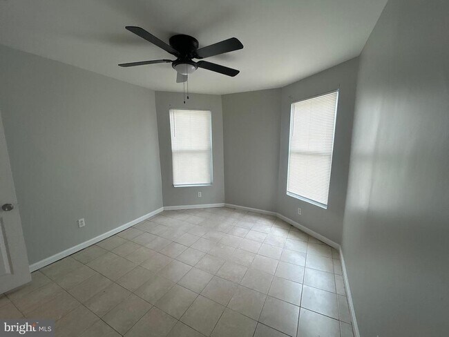 Building Photo - 531 Brinton St