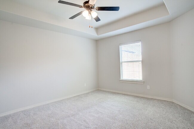 Building Photo - Modern townhome in South Lubbock
