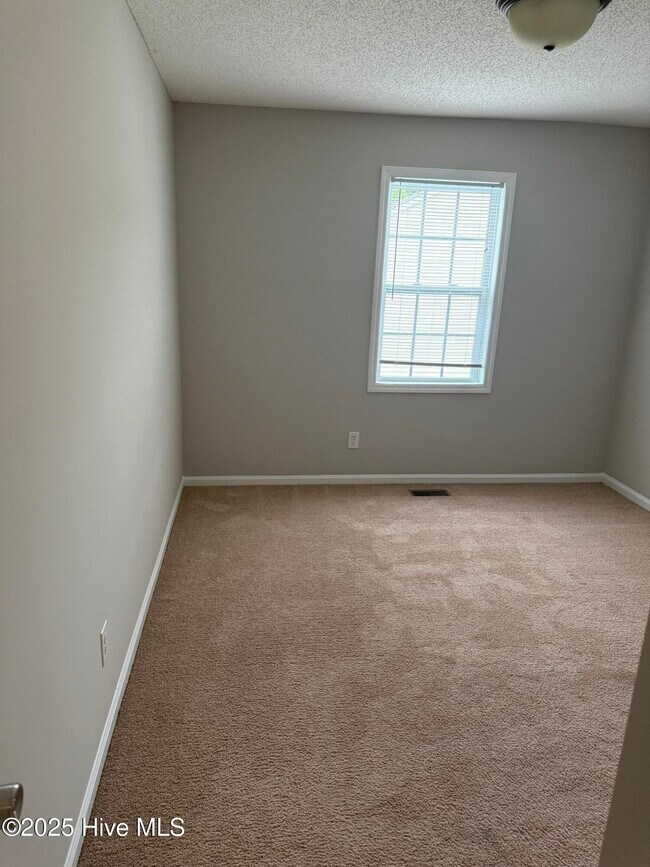 Building Photo - 1222 Cross Creek Cir
