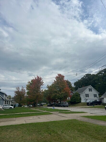 Building Photo - 1536 W 45th St