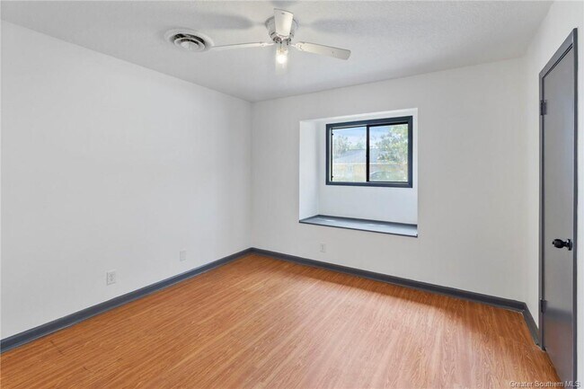 Building Photo - 414 Crestwood St