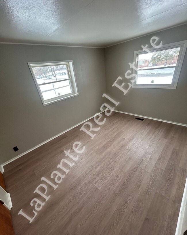 Building Photo - Freshly Updated 3-Bedroom Home Near UT