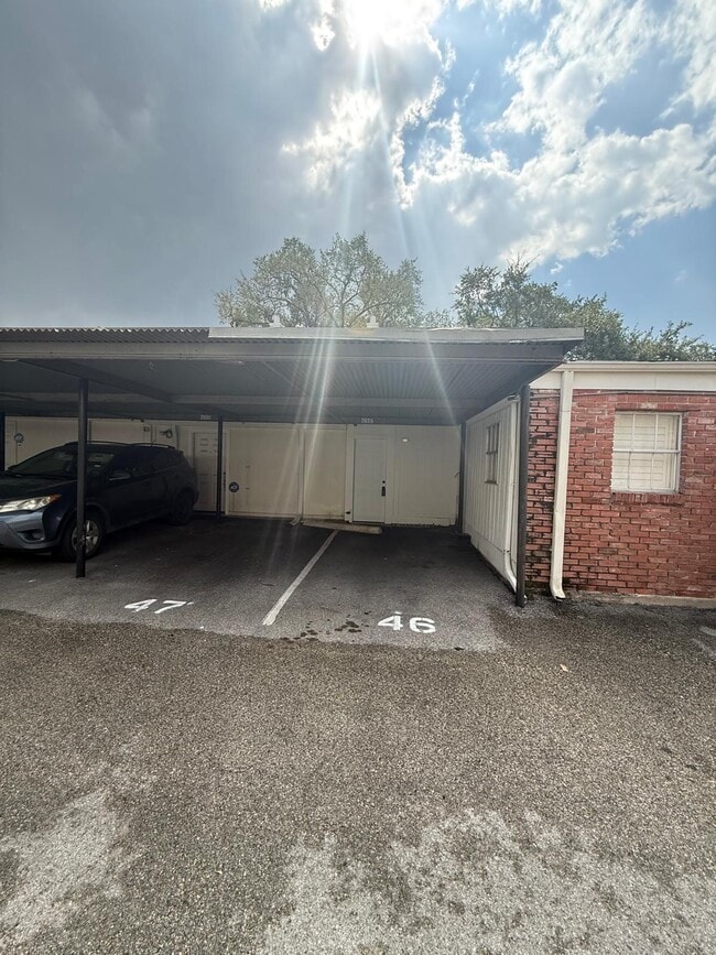 Building Photo - 2635 Marilee Ln