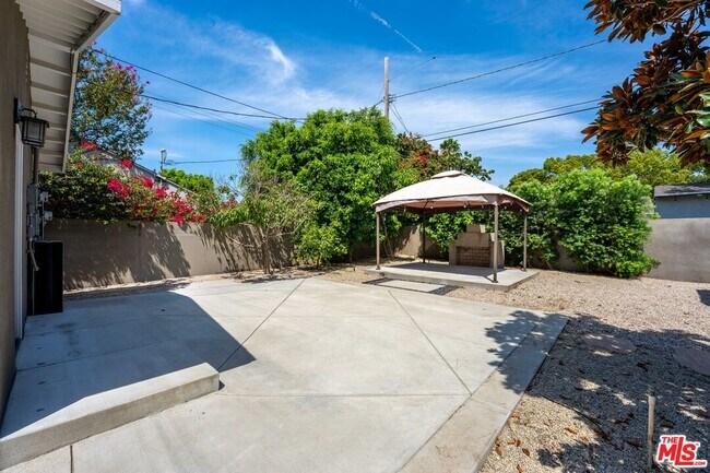 Building Photo - 4415 Woodland Ave