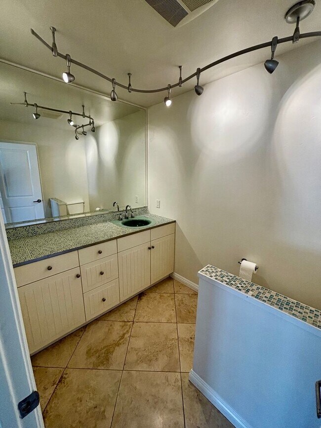 Building Photo - Beautiful La Jolla Alta Home!