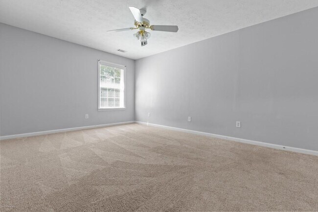 Building Photo - 2422 Temple View Dr