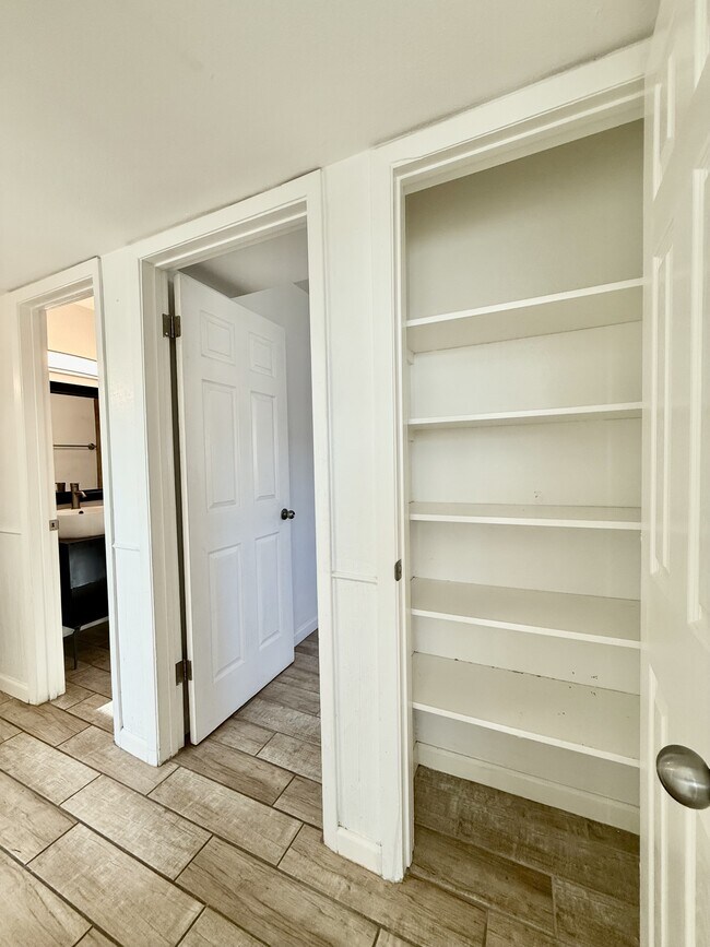 Building Photo - 10833 Cardigan Dr