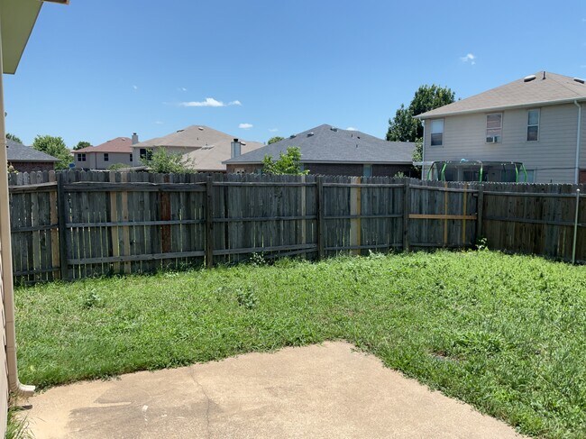 Building Photo - 8517 Gray Shale Dr