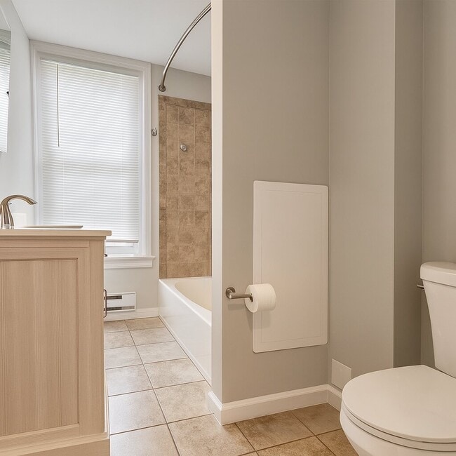 Building Photo - 222 Milligan St