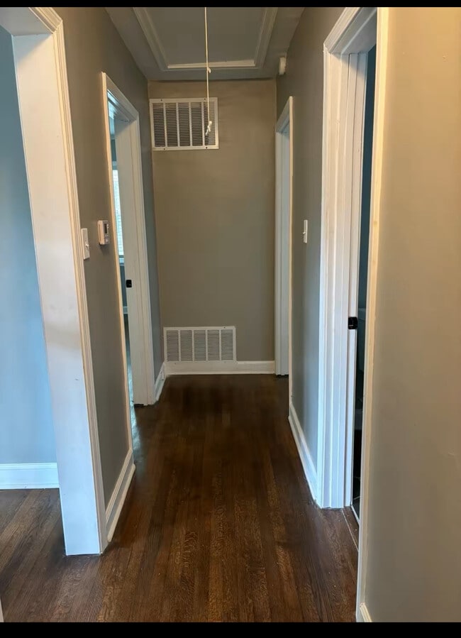 Building Photo - 469 Lytle St