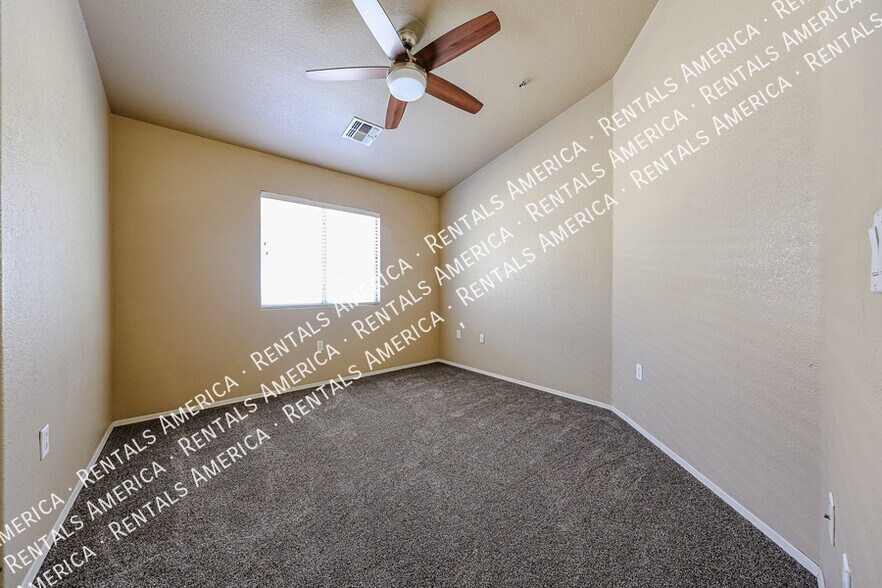 Building Photo - 2401 E Rio Salado Pky