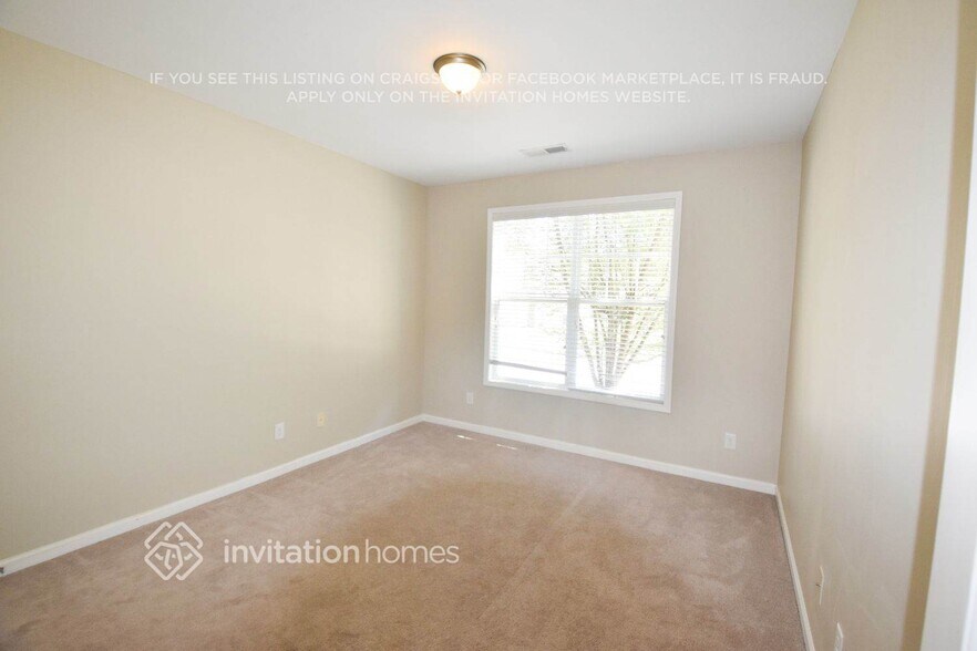 Building Photo - 3004 Golf Creek