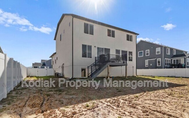 Building Photo - 127 N 4450 W