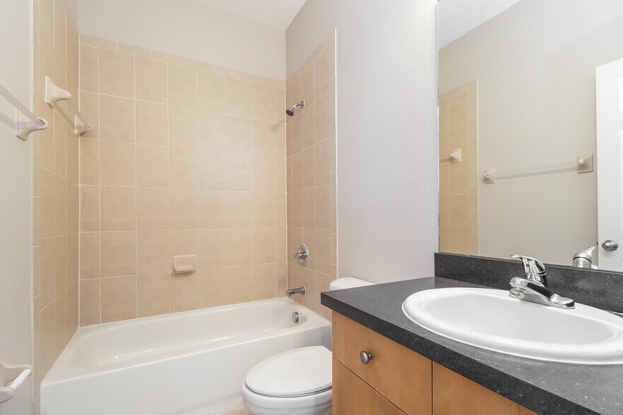 Building Photo - 6516 Quiet Pool Ct