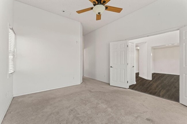 Building Photo - 47 Stonehenge Dr