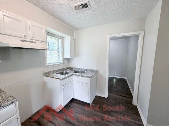 Building Photo - 3431 Rebeh Rd
