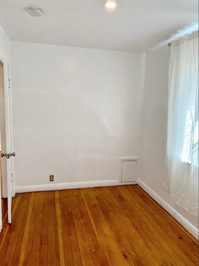 Building Photo - 108 Witmer St