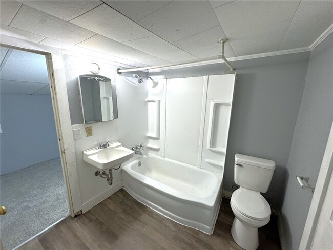 Building Photo - 306 Dehart Ave