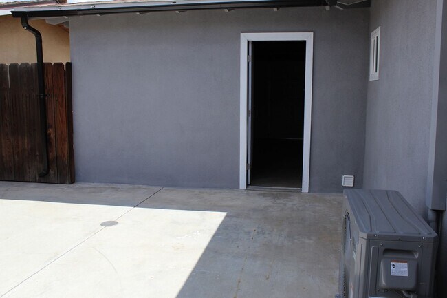 Building Photo - Cute Home for Rent South Bakersfield Cul De Sac