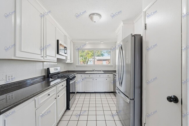 Building Photo - 3401 Princeton Dr