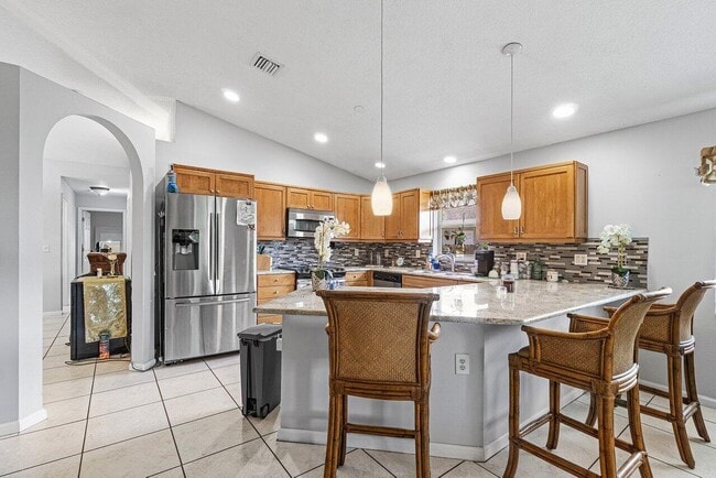 Building Photo - 7600 Cocoanut Dr