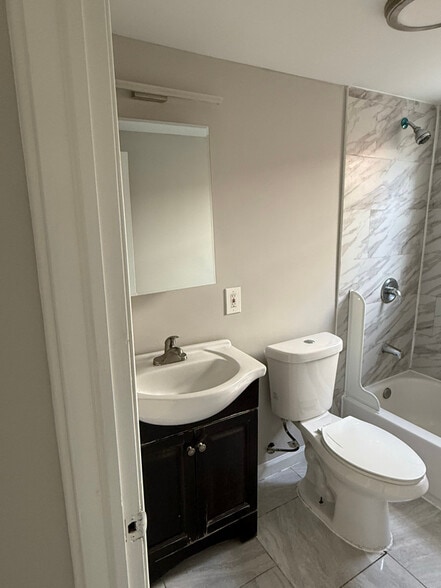 Building Photo - 171 Godwin Ave