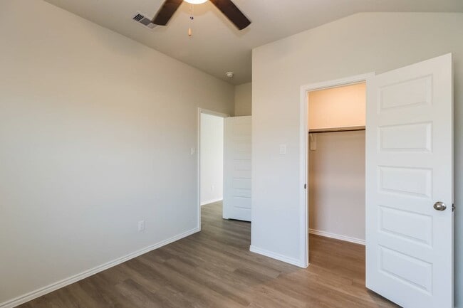 Building Photo - 11015 Inflow Dr