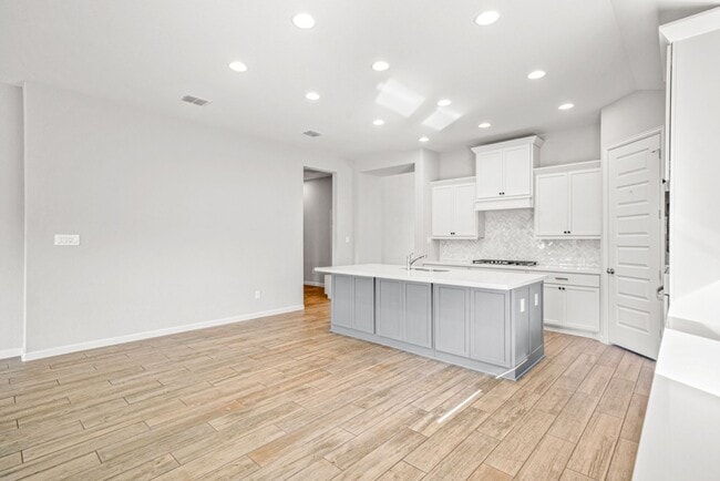 Building Photo - Beautiful 4 bed 3 bath Single Story Home i...