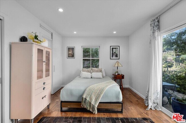 Building Photo - 8809 Appian Way