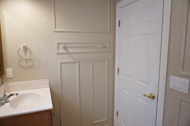 Building Photo - 1020 Ringlet Ct