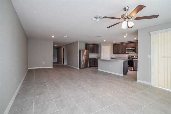 Building Photo - 379 Camellia Ct
