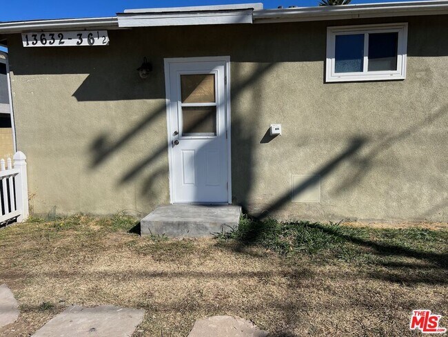 Building Photo - 13636 Cerise Ave