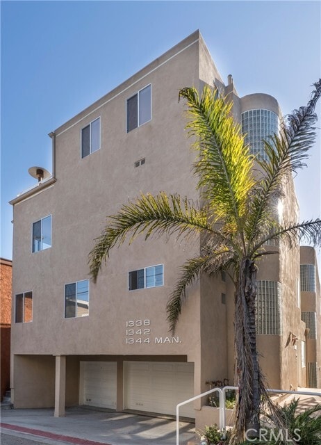 Building Photo - 1342 Manhattan Ave