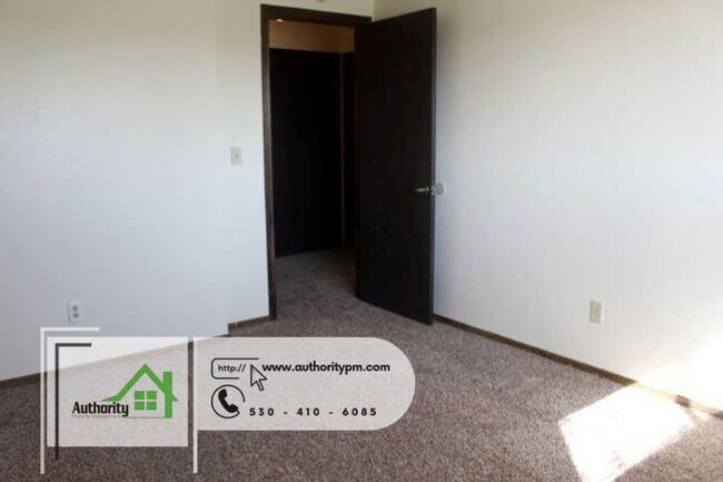 Building Photo - 1139 Del Sol Pl