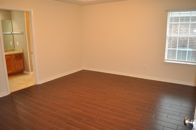 Building Photo - 673 Mozingo Ln