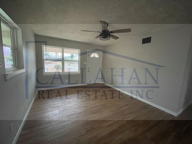 Building Photo - Sherwood 3 Bedroom Home