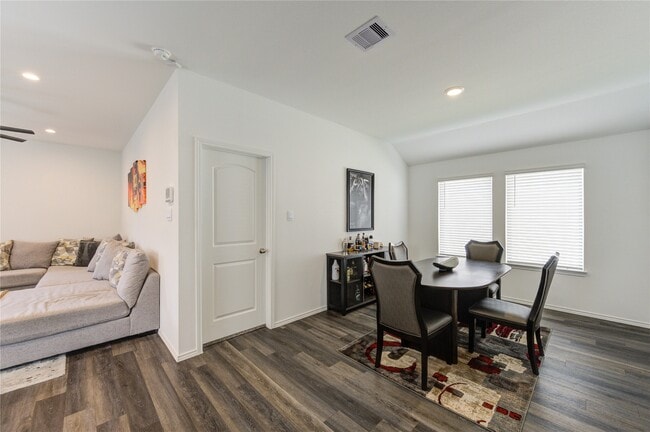 Building Photo - 5303 Creekstone Rise Ln
