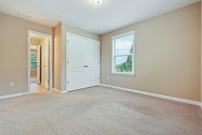 Building Photo - 1010 Chelsey Way