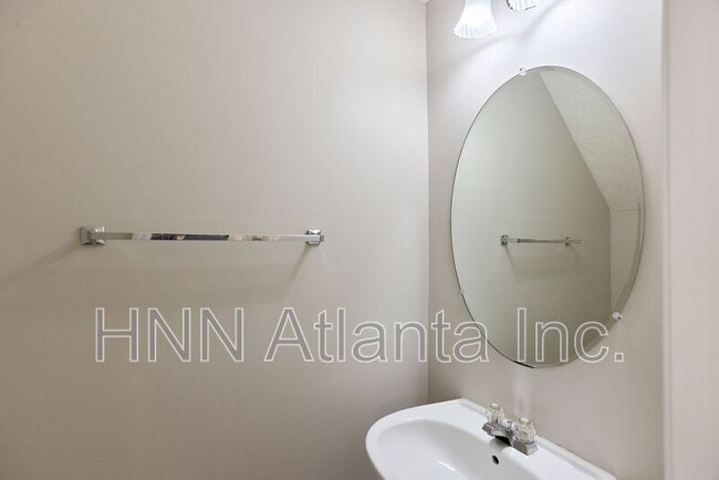 Building Photo - 121 Oak Grove Pl