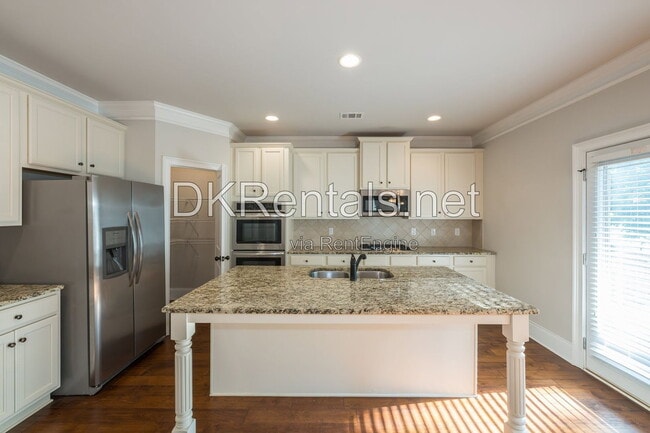 Building Photo - 2766 Hilson Commons