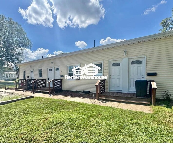 Building Photo - 510 N 6th Ave E