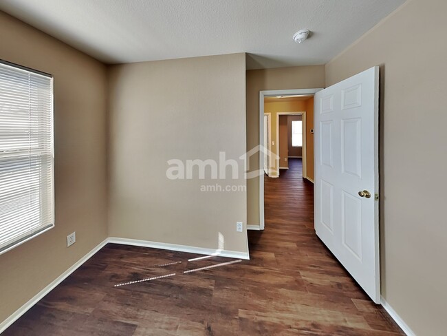 Building Photo - 2683 S Sailors Way