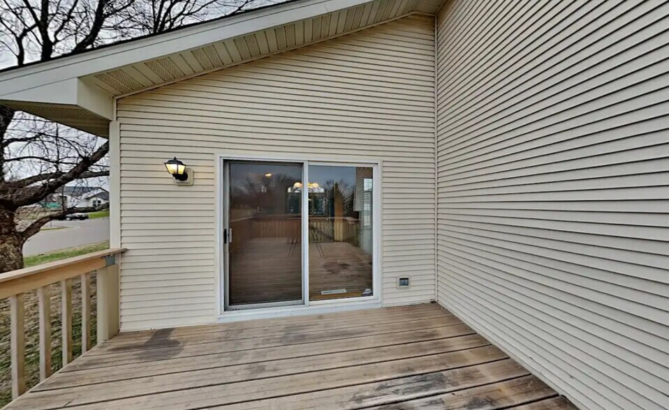 Building Photo - 10711 Unity Ln N