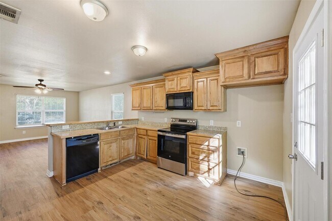 Building Photo - 728 W Walker St