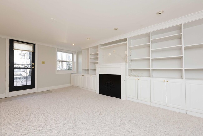 Building Photo - 202 11th St NE