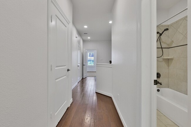 Building Photo - 12 Tassia Ln