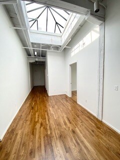 Building Photo - 112 SE 4th St