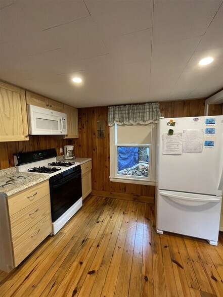 Building Photo - 65 Sebago Rd