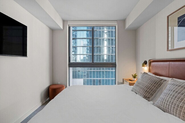 Building Photo - 11 NE 6th St