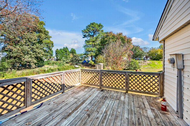 Building Photo - 2320 Dorety Pl